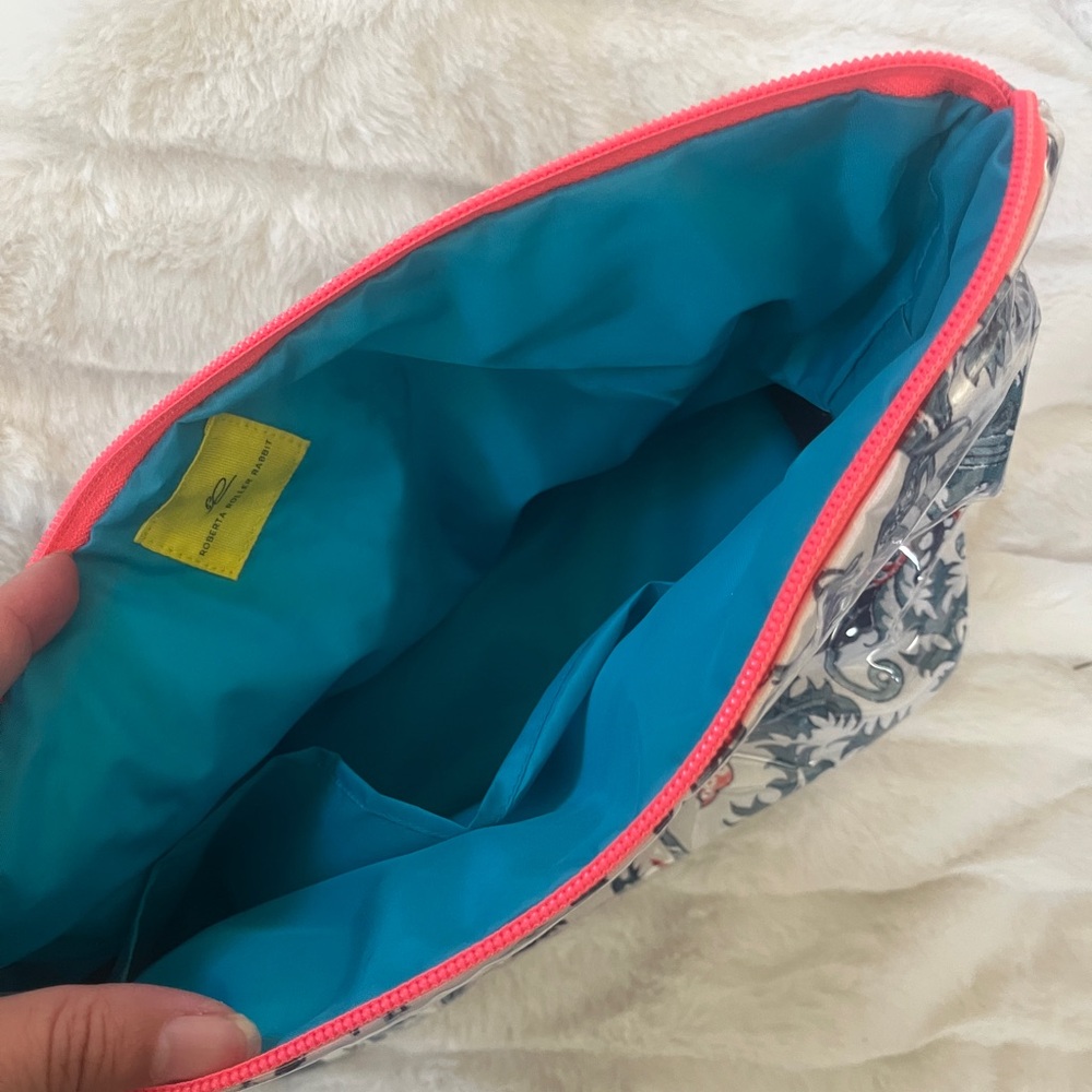 Roller Rabbit Toiletry Case NWT - Picture 2 of 3